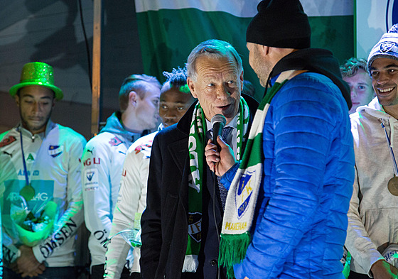 Firma Anderse Wiklöfa je sponzorem fotbalového týmu IFK Mariehamn z Aland. Na...