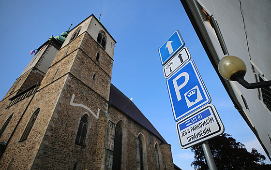 Podle jihlavského primátora Petra Ryky data získaná z monitorovacího vozu ukázala, e i v nedli je v modrých parkovacích zónách v centru msta vysoká obsazenost auty.
