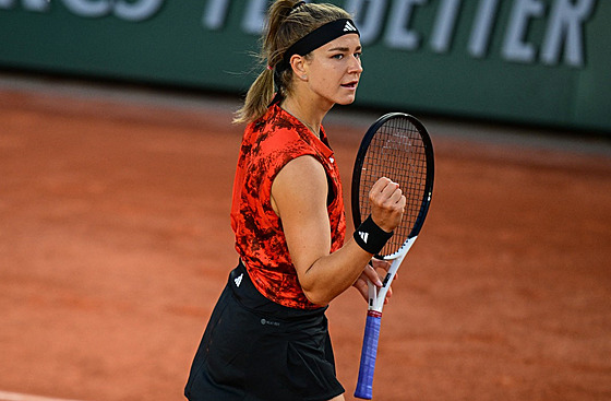 Karolína Muchová se hecuje ve tetím kole Roland Garros.