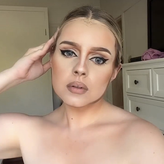 OBRAZEM: Umělkyně se díky líčení mění ve slavné osobnosti