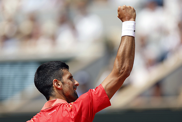 Na Djokoviče bučeli, Alcaraz se třásl v křeči, vzdát nechtěl: Styděl bych se