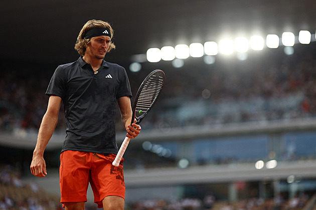 Zverev vynechá turnaj ve Stuttgartu, semifinále v Paříži hrál se zraněním