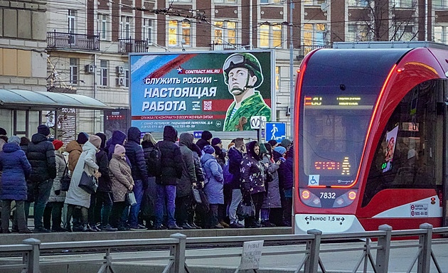 Ruská armáda má zájemců dost, denně jich přibude pluk, tvrdí Šojgu