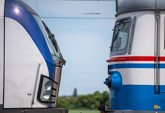 Testovala se zde pendolina i TGV. Výzkumný ústav železniční oslavil šedesátiny