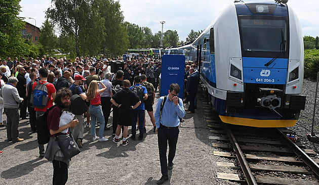 ČD nasadí mezi Ostravou a Opavou nové RegioPantery, představuje je na veletrhu