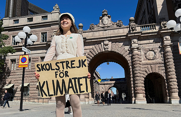 Konec chození za školu. Thunbergová vyšla střední, v pátek bude protestovat dál