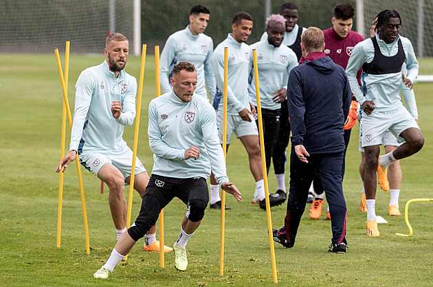 West Ham v Praze: zdržení, pověrčivost a nerozluční Češi. Skončí dlouhé čekání?