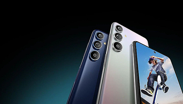 Takový samsung by se jistě líbil. Za nižší cenu má výbavu prodejního hitu