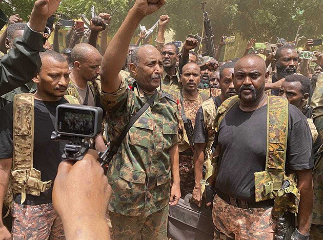 Generálové nedali míru v Súdánu šanci a spustili další krveprolití