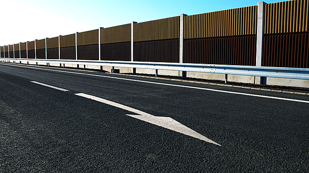 Holice se dokaly obchvatu na konci roku 2008. Tranzitní doprava ze silnice...