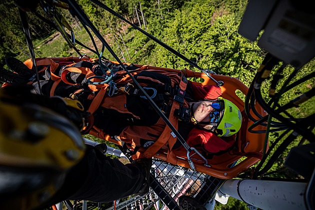 Hasiči zachraňovali zraněného technika operátora. Naštěstí jen cvičně