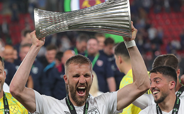 Suk a Cuf. Frajeři, kterým se nevěřilo. Český fotbal se klaní vítězům