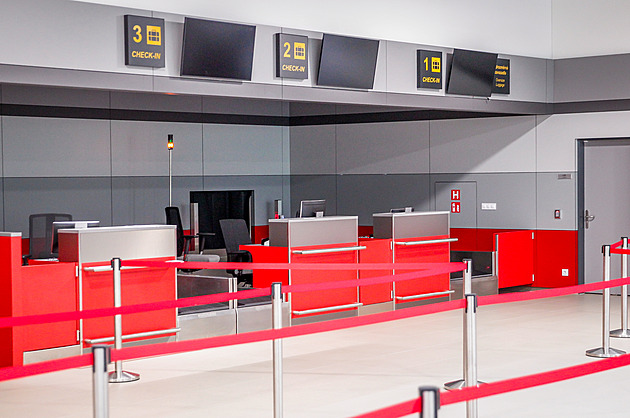 Letiště v Českých Budějovicích zahájí mezinárodní provoz, Senát bude schvalovat nové ústavní soudce