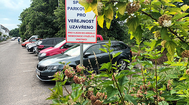 V Pardubicích se začnou rychle rozšiřovat zóny placeného parkování