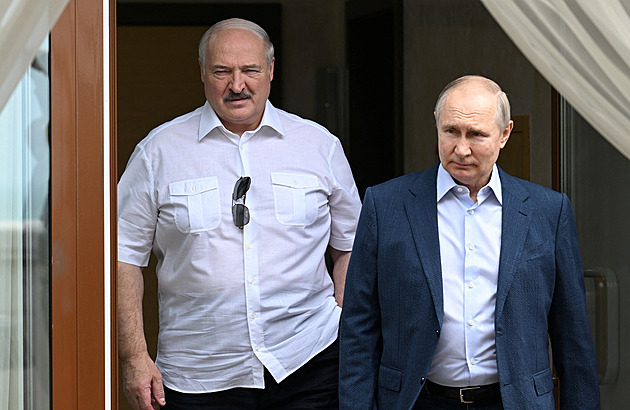 Situace je dobrá, jaderné zbraně rozmístíme v červenci, řekl Putin Lukašenkovi