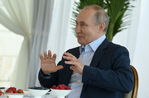 Situace je dobrá, jaderné zbraně rozmístíme v červenci, řekl Putin Lukašenkovi