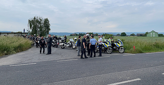 Motorkáři se ve Skutči loučí s tragicky zesnulou dívkou, vyjeli na spanilou jízdu