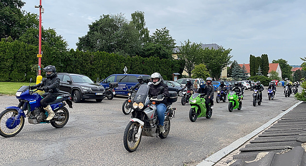S tragicky zesnulou dívkou se loučí 1 300 motorkářů, vyjeli na spanilou jízdu