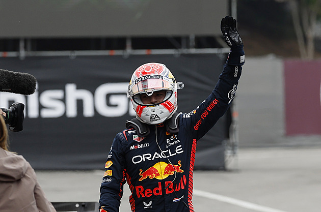 Verstappen ovládl kvalifikaci v Barceloně, za ním dojeli Sainz a Norris