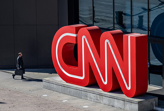 CNN se propadá do bezvýznamnosti, ukazuje odchod ředitele, píší v USA