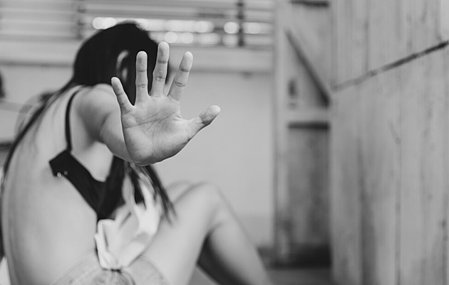 „Ne“ v zákoně o sexu nemohlo projít. Končí ale pohlavní zneužívání s nižšími sazbami u dětí do 12 let