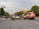 Ve �vehlov� ulici se st�etla tramvaj s autem. (9. �ervna 2023)