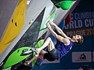 eský lezec Adam Ondra ve finále boulderingového Svtového poháru v Praze