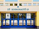 Z�kladn� �kola Kosmonaut� 13 m� ke slou�en� v�hrady.