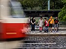 Praha za�ala od roku 2021 m�nit p��st�e�ky na zast�vk�ch MHD. Lid� si chv�l�...