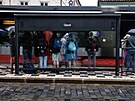 Praha za�ala od roku 2021 m�nit p��st�e�ky na zast�vk�ch MHD. Lid� si chv�l�...