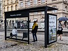 Praha za�ala od roku 2021 m�nit p��st�e�ky na zast�vk�ch MHD. Lid� si chv�l�...