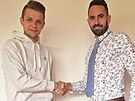 Klienty Luk�e Zoubeleho (vpravo) jsou i jeho spoluhr��i z FC Vyso�ina Jihlava....