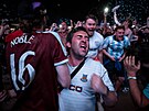 Fanouci West Hamu slaví na Letné triumf svého klubu v Evropské konferenní...