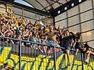 Fanouci Zlína oslavují setrvání svého klubu v první lize