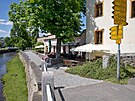 Centrum Tachova s cyklisty oblbenm River restaurant (30. kvtna 2023)