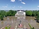 Voda ze zniené pehrady zaplavila také okupovanou Novou Kachovku