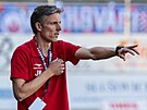 Jan Kameník, trenér fotbalist Vykova, pi prvním utkání baráe o ligu se...