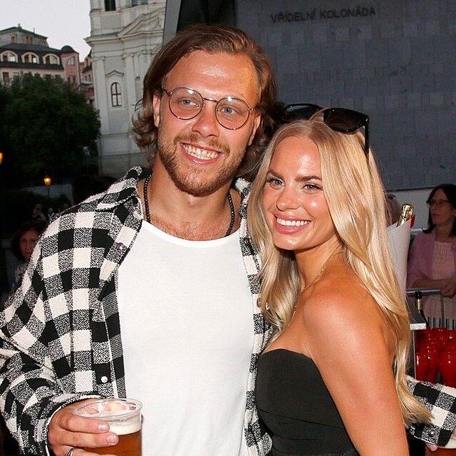 David Pastr��k s p��telkyn� Rebeccou Rohlsson