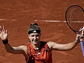 Tenistka Karolína Muchová slaví premiérový postup do čtvrtfinále Roland Garros.