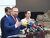 Marian Jurečka na tiskové konferenci k návrhu vlády zpomalit valorizaci penzí a...