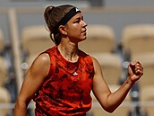 Karolína Muchová se raduje ze získané výměny ve čtvrtfinále Roland Garros.