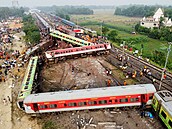 V indickém státě Odiše se srazil expres s nákladním vlakem. Na místě bylo k...