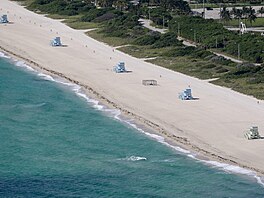 Na severní �ást floridské plá�e Haulover v oble�ení nem��ete. Vyhlá�ka zdej�ího...