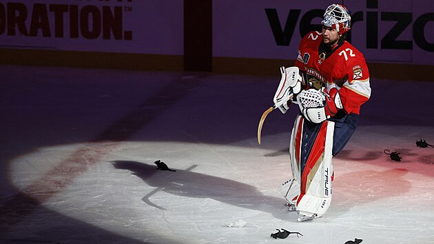 Brank�� Floridy Sergej Bobrovskij po t�et�m fin�le proti Vegas.