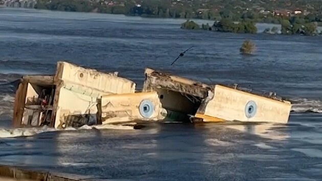 Výbuch zničil Kachovskou přehradu, nepůjde opravit