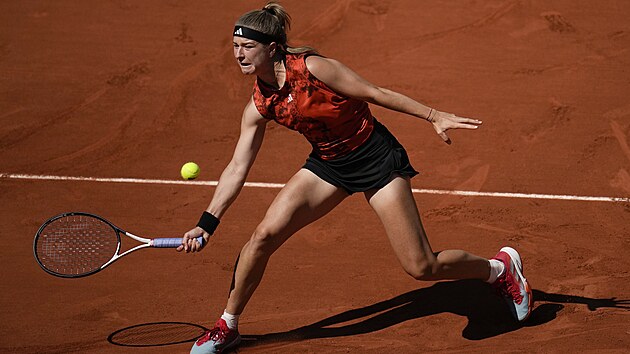 Tenistka Karolna Muchov v osmifinle Roland Garros.