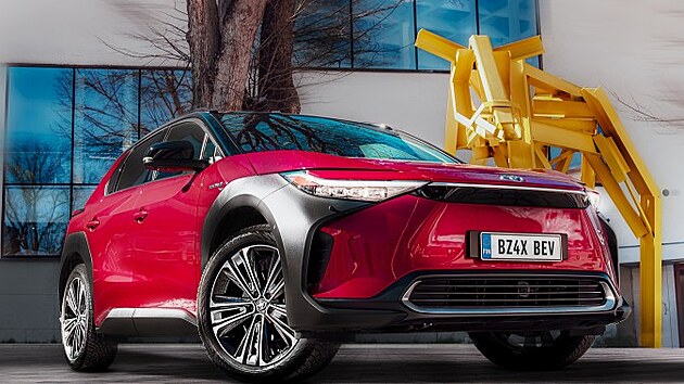 �ten��i knihovny ve finsk�m�Turku se d�ky elektromobilu Toyota bZ4X nemusej� krotit v�po�tu p�j�en�ch knih.