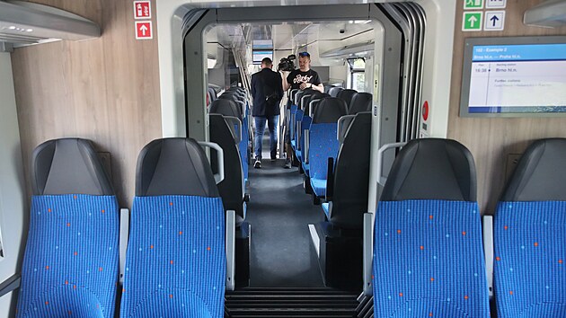 Interir tvozov souprava D RegioPanter, kter zane v druh polovin ervna ve zkuebnm provozu vozit cestujc na eleznin trati mezi Ostravou-Svinovem a Opavou. (5. ervna 2023)