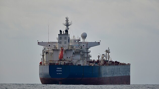 V Panamě registrovaný tanker Crius ve vodách poblíž Ceuty převáží ropu z Ruska, aby se produkt dostal na asijské trhy navzdory západním sankcím. (27. března 2023)