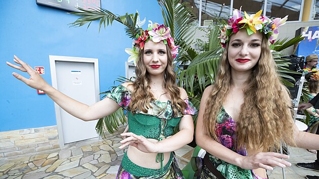 Slavnostní zahájení hlavní letní sezony s havajskou tématikou Aquapalace Praha. (7. června 2023)